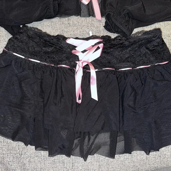 Out From Under Honey Lace Mini Skirt and Top - Urban Outfitters 🖤🎀 - Picture 6 of 8